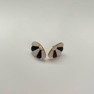 Vintage BW Enamel in Gold Stud